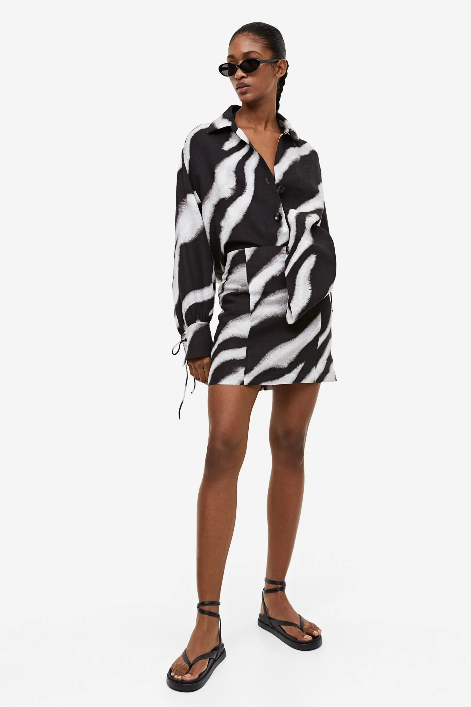 H&M Mini Zebra Print Skirt, black