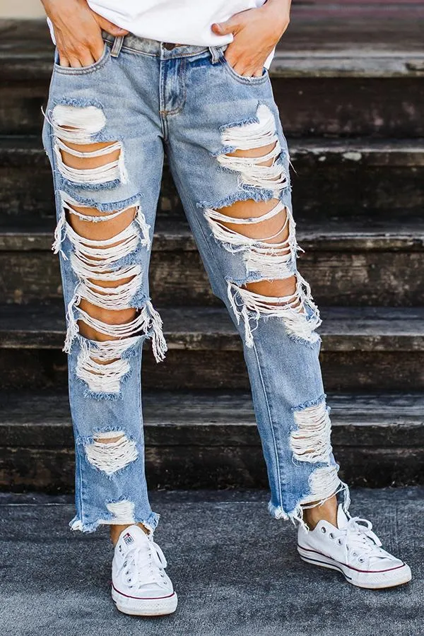 KittenAlarm - On-trend Ripped Straight Jeans