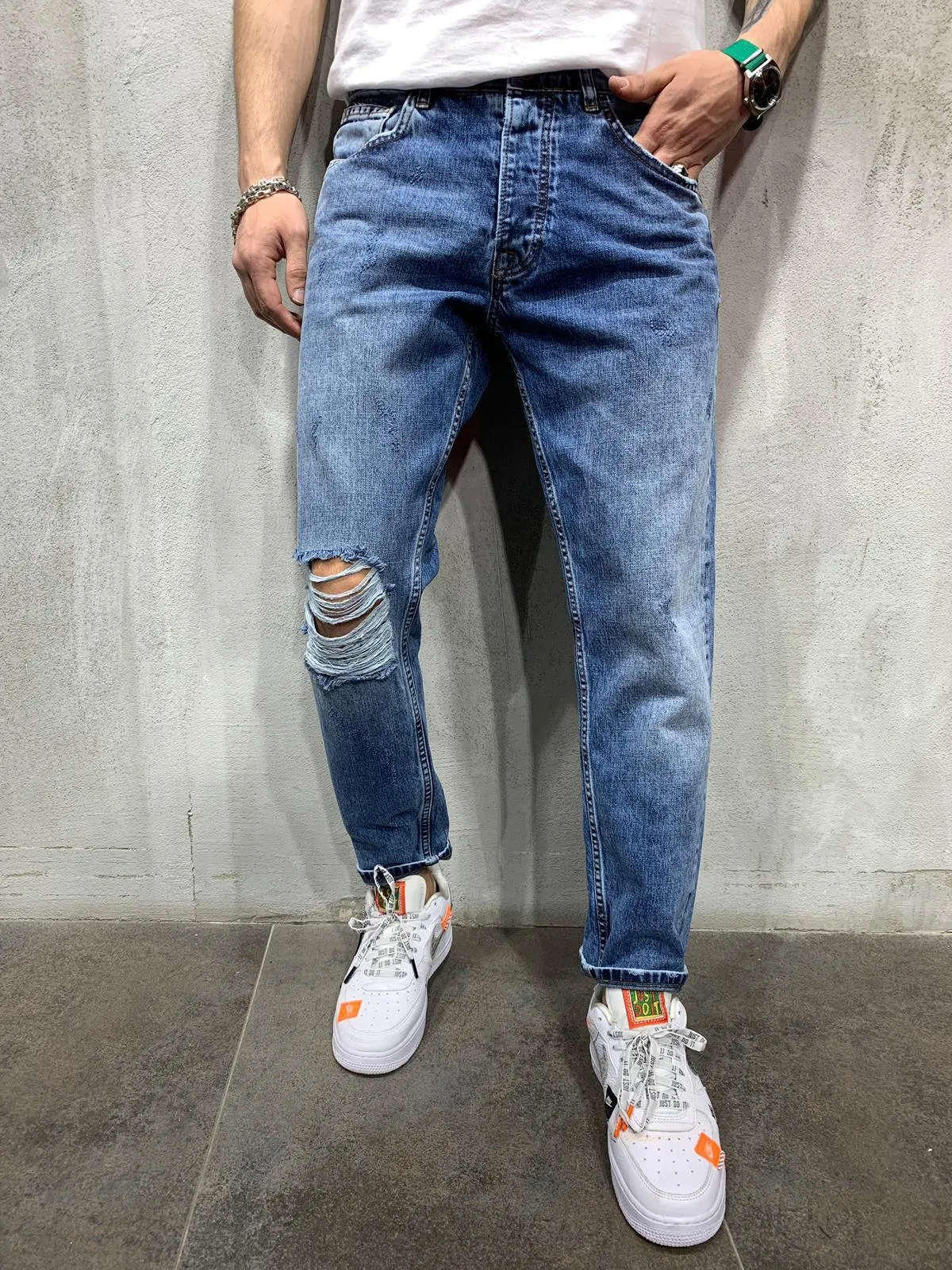 Ripped Jeans Light Wash