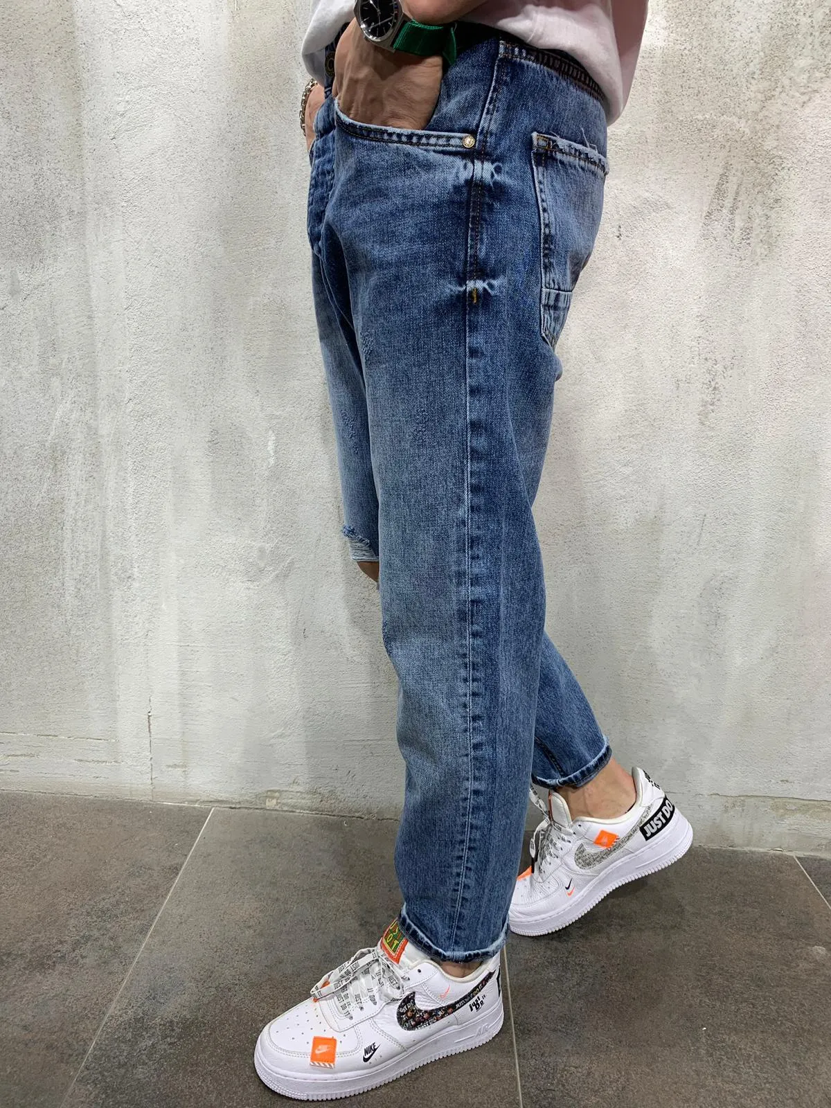 Ripped Jeans Light Wash