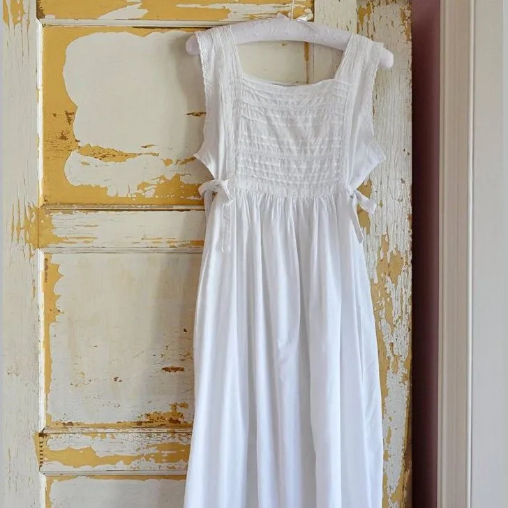 White Cotton Sleeveless Nightdress